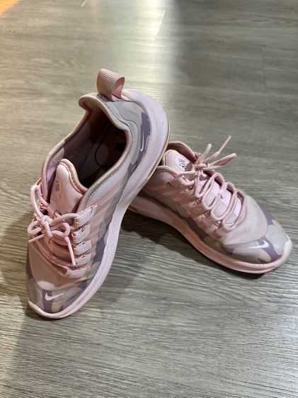 รองเท้าผ้าใบ 37