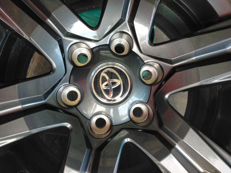แม็กโตโยต้า ขอบ17 สีเดิม พร้อมยางบริสโตน 255 70 17 ปี25 ใส่ revo vigo fortuner รูปที่ 5
