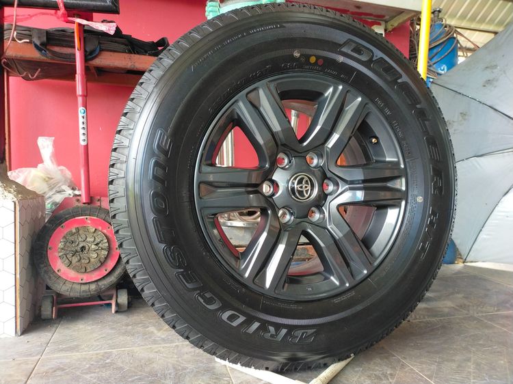 แม็กโตโยต้า ขอบ17 สีเดิม พร้อมยางบริสโตน 255 70 17 ปี25 ใส่ revo vigo fortuner รูปที่ 4