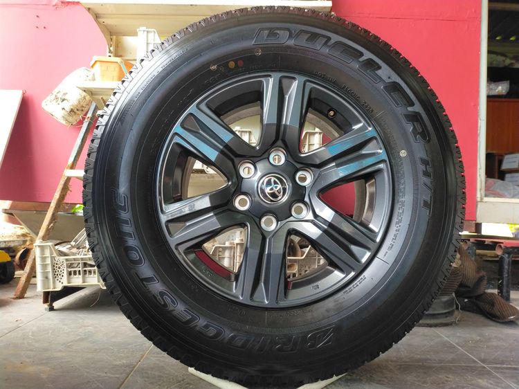 แม็กโตโยต้า ขอบ17 สีเดิม พร้อมยางบริสโตน 255 70 17 ปี25 ใส่ revo vigo fortuner รูปที่ 3
