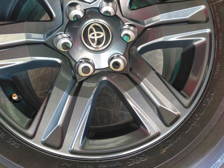 แม็กโตโยต้า ขอบ17 สีเดิม พร้อมยางบริสโตน 255 70 17 ปี25 ใส่ revo vigo fortuner รูปที่ 7