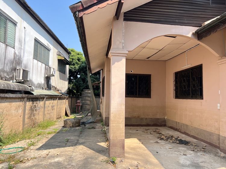 มีบางส่วน ไม่ใช่ บ้านเดี่ยวพร้อมที่ดิน 58.2 ตร.วา เกาะลอย อ.เมืองเชียงราย เหมาะรีโนเวทอยู่อาศัย ปล่อยเช่า ใกล้ Central สนามบิน สิงห์ปาร์ค รูปที่ 3