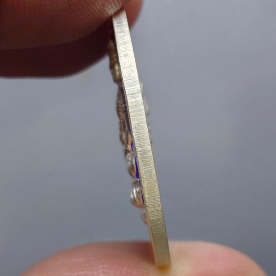 เหรียญอวโลกิเตศวร อุดมโภคทรัพย์ เนื้อเงินลงยา อนุสรณ์มรณภาพ 10 ปี พระโพธิ์แจ้งมหาเถระ ปฐมเจ้าอาวาส วัดโพธิ์แมนคุณาราม ปี2539 พร้อมกล่องเดิม	 รูปที่ 7