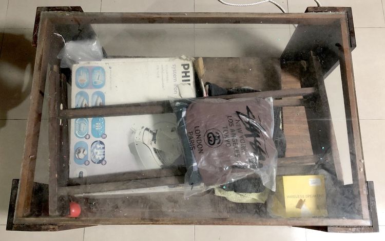 ชุดโต๊ะเก้าอี้ไม้สัก งานเก่า อายุประมาณ50ปี ยังแข็งแรงนั่งได้ปกติ รูปที่ 10