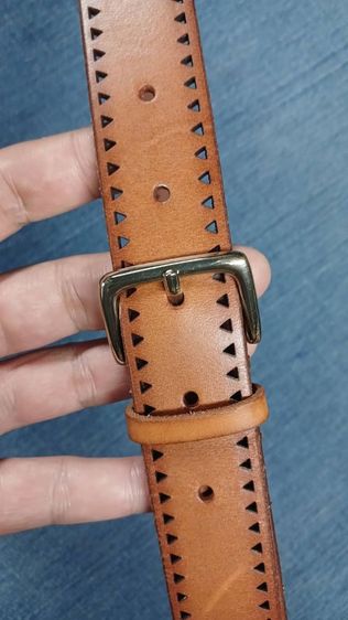 เข็มขัดหนังแท้ SPORTSCRAFT
เอว 37 ถึง 41 กว้าง 1.15
ยาวรวมหัว 45.7 หนังสวย
สภาพหล่อ รูปที่ 10