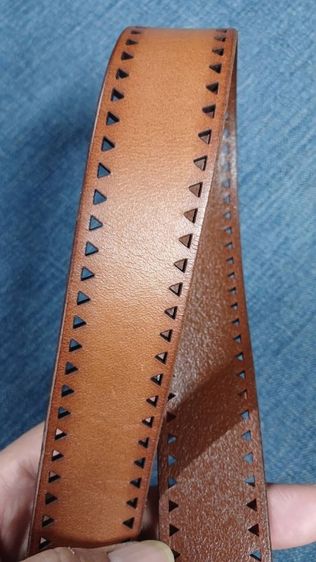 เข็มขัดหนังแท้ SPORTSCRAFT
เอว 37 ถึง 41 กว้าง 1.15
ยาวรวมหัว 45.7 หนังสวย
สภาพหล่อ รูปที่ 5