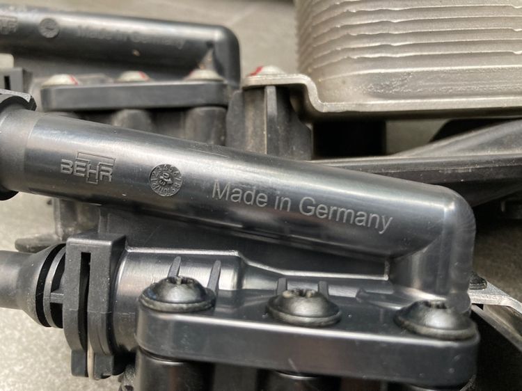 Oil Cooler เกียร์ BMW E60 คอยร้อน รังผึ้งแอร์ E60 E90 รังผึ้งหม้อน้ำ แท้ มือสอง 525i 523i 520i 520d ช่องลมกระจังหน้า E60 LCi รูปที่ 5