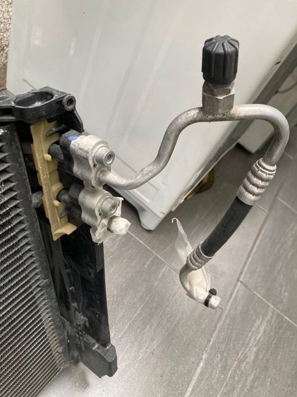 Oil Cooler เกียร์ BMW E60 คอยร้อน รังผึ้งแอร์ E60 E90 รังผึ้งหม้อน้ำ แท้ มือสอง 525i 523i 520i 520d ช่องลมกระจังหน้า E60 LCi รูปที่ 13