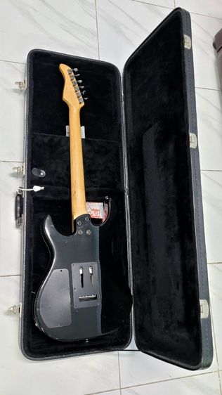 กีต้าร์ไฟฟ้า ยี่ห้อ Fernandes SSH-FR 22Fret Made in Japan(ไม่รวมฮาร์ดเคส)
COLOR : Black
NECK : Maple 
FINGER BOARD :ROSEWOOD 22F
BODYสภาพสวย รูปที่ 5