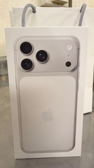 อื่นๆ iPhone 17 Pro Max 512 GB สีเงิน