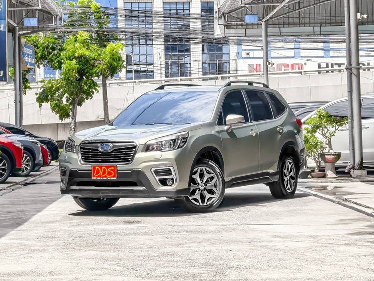 รถ Subaru Forester 2.0 i-L สี เทา