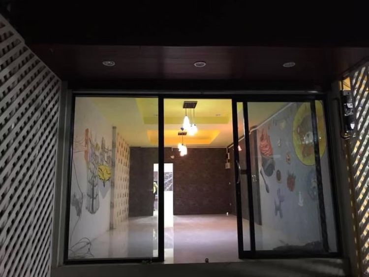 ไม่ใช่ อาคารพาณิชย์ รูปที่ 2