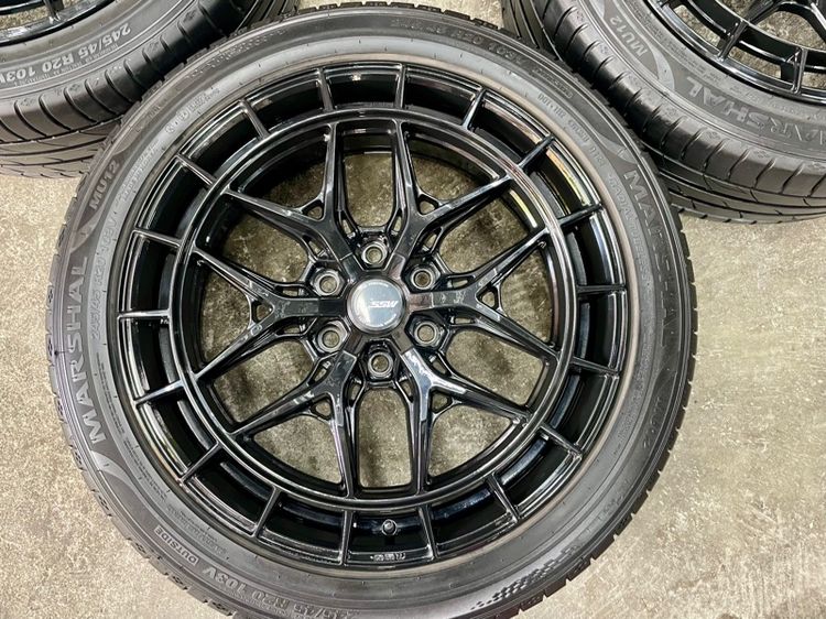 ล้อ SSW ขอบ 20” 6 รู 130 กว้าง 8.5 ET40 ใส่ MAJESTY HIACE หน้ายาว ยาง MARSHAL 245-45R20 ปี 25 ดอกยางสวยสวย ตุ่มหน้ายางยังเห็นอยู่ รูปที่ 5