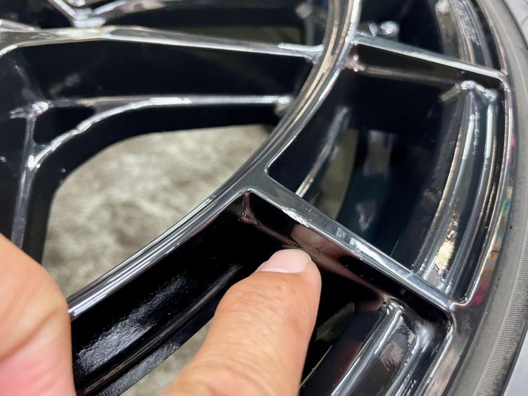 ล้อ SSW ขอบ 20” 6 รู 130 กว้าง 8.5 ET40 ใส่ MAJESTY HIACE หน้ายาว ยาง MARSHAL 245-45R20 ปี 25 ดอกยางสวยสวย ตุ่มหน้ายางยังเห็นอยู่ รูปที่ 9