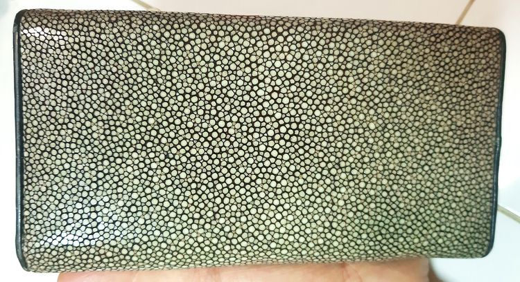 👛🌊✨ กระเป๋าสตางค์ ใส่ธนบัตร 3 พับ 🐟 หนังปลากระเบนแท้ ขัดเรียบพิเศษ Genuine Polished Stingray Leather Wallet Trifold รูปที่ 4