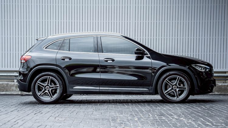 Mercedes-Benz GLA-Class 2021 GLA200 Utility-car เบนซิน ไม่ติดแก๊ส เกียร์อัตโนมัติ ดำ รูปที่ 4