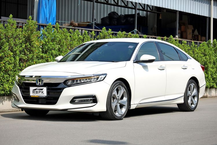 รถ Honda Accord 2.0 e:HEV EL+ สี ขาว
