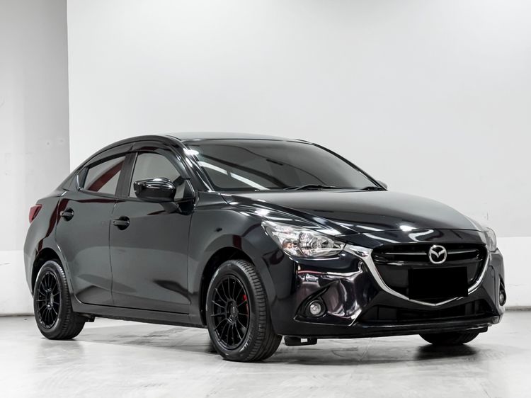 Mazda Mazda 2 2017 1.3 High Connect Sedan เบนซิน เกียร์อัตโนมัติ ดำ รูปที่ 3