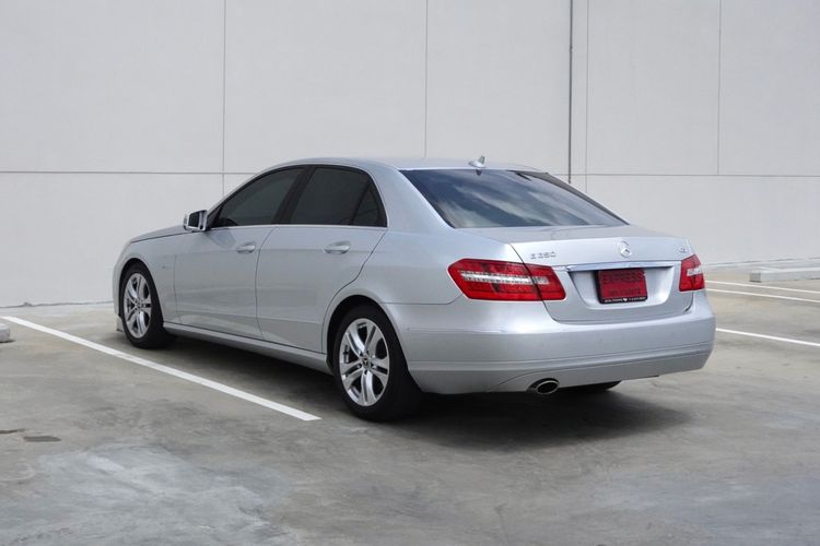 Mercedes-Benz E-Class 2013 E250 CGI Sedan เบนซิน ไม่ติดแก๊ส เกียร์อัตโนมัติ บรอนซ์เงิน รูปที่ 4