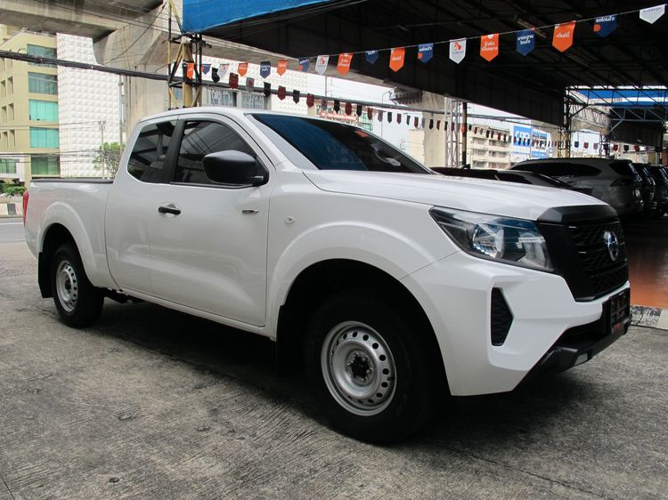 Nissan Navara 2025 2.5 SL Pickup ดีเซล ไม่ติดแก๊ส เกียร์ธรรมดา ขาว รูปที่ 3