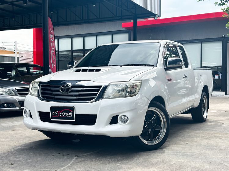 รถ Toyota Hilux Vigo Champ Smart Cab 2.5 J สี ขาว
