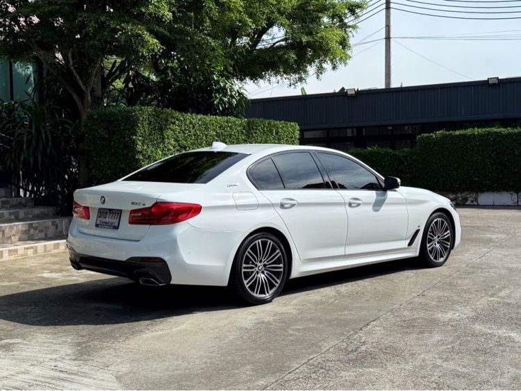 BMW Series 5 2019 530e Sedan ปลั๊กอินไฮบริด (PHEV) ไม่ติดแก๊ส เกียร์อัตโนมัติ ขาว รูปที่ 3