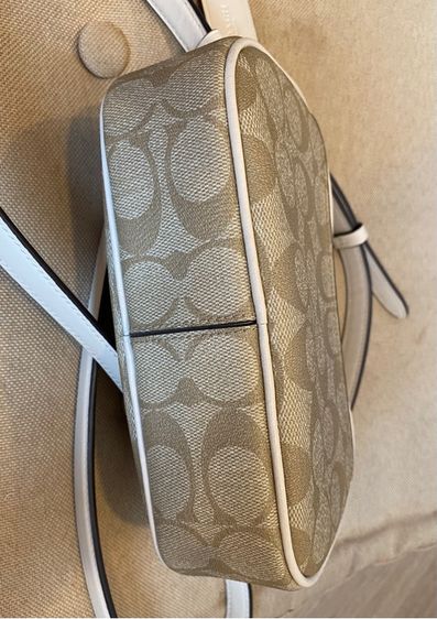 กระเป๋าสะพายข้าง COACH สีครีม แท้ และใหม่มาก รูปที่ 8