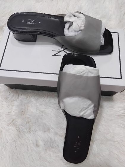 รองเท้าส้นสูงหญิง มือ1 Lynแท้