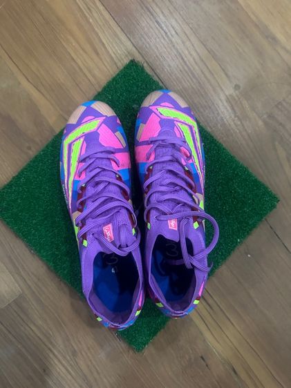 รองเท้าฟุตบอล สตั๊ด Wingz cracy crush