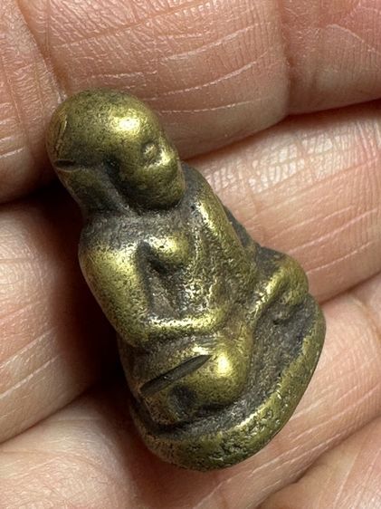  🙏รูปหล่อล.พ.เงิน วัดห้วยเขน พิมพ์ B เนื้อโลหะเหลืองอมเขียว องค์ละ1850 รูปที่ 3