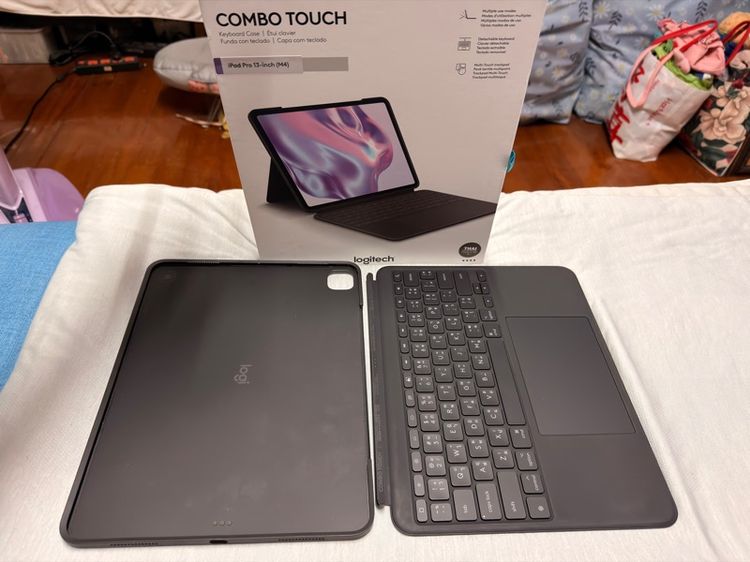 เคสคีย์บอร์ด Logitech iPad Pro 13" M4 และ M5 