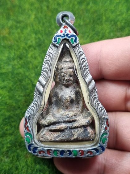 พระท่ากระดานเนื้อชินเก่าๆ