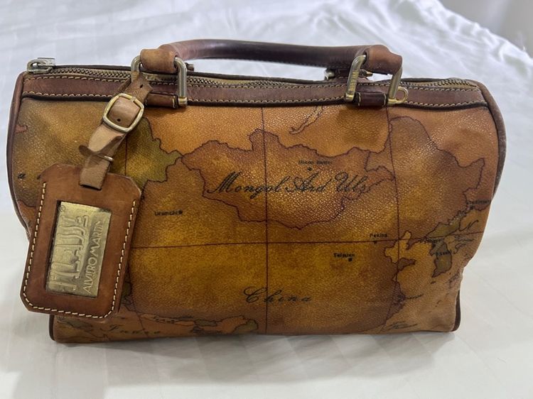 กระเป๋าalviero martini MADE IN ITALY