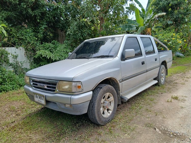 รถ Isuzu Cab 4 รุ่นย่อยอื่นๆ สี เทา