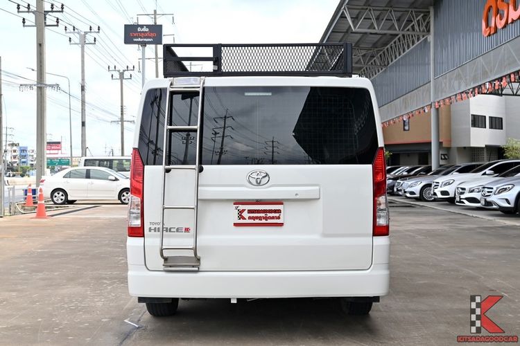 Toyota Hiace 2020 2.8 economy Van ดีเซล ไม่ติดแก๊ส เกียร์ธรรมดา ขาว รูปที่ 4