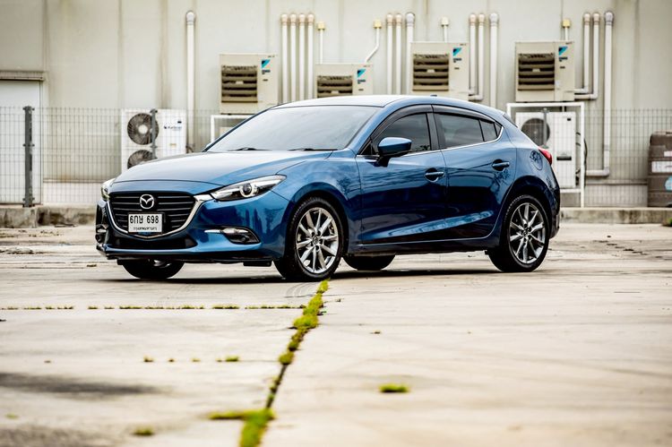 Mazda Mazda3 2018 2.0 S Sedan เบนซิน เกียร์อัตโนมัติ น้ำเงิน รูปที่ 2