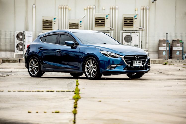 Mazda Mazda3 2018 2.0 S Sedan เบนซิน เกียร์อัตโนมัติ น้ำเงิน รูปที่ 4