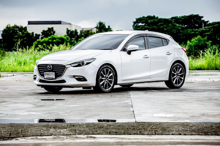 Mazda Mazda3 2019 2.0 S Sedan เบนซิน เกียร์อัตโนมัติ ขาว รูปที่ 3