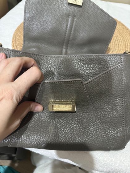 Tory Burch สีเทา หนังแท้ แบรนด์ดัง ของแท้ราคาถูกมาก รูปที่ 4