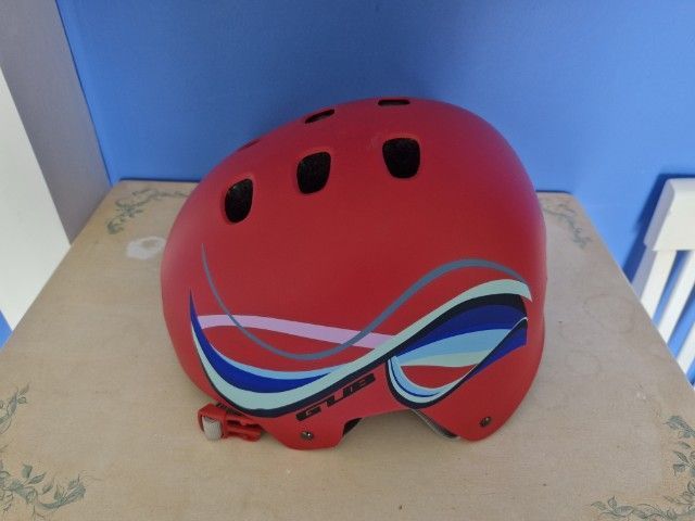 หมวกกันน็อคกีฬา  Helmet  Extreme Sport หรือหมวกปั่น สีแดง ขนาด L มือ 1 950 เหลือ 550 รวมส่ง