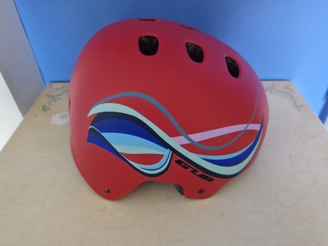 หมวกกันน็อคกีฬา  Helmet  Extreme Sport หรือหมวกปั่น สีแดง ขนาด L มือ 1 950 เหลือ 550 รวมส่ง รูปที่ 3