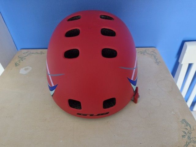 หมวกกันน็อคกีฬา  Helmet  Extreme Sport หรือหมวกปั่น สีแดง ขนาด L มือ 1 950 เหลือ 550 รวมส่ง รูปที่ 4