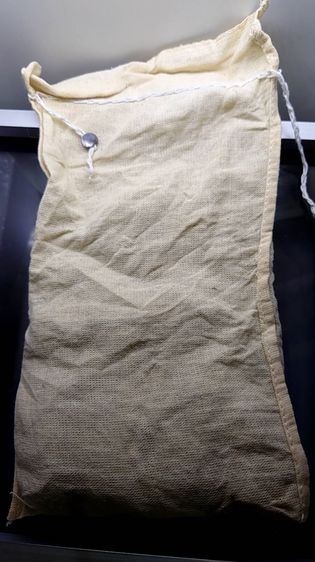 เหรียญยกถุง (100 เหรียญ) เหรียญ 5 บาท ที่ระลึกเฉลิมพระชนมพรรษา 5 รอบ สมเด็จพระนางเจ้าสิริกิติ์ พระบรมราชินีนาถ พ.ศ.2535 ไม่ผ่านใช้ รูปที่ 4