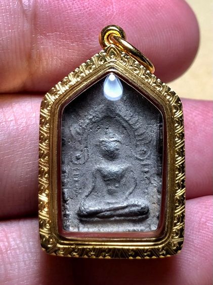 พระชินราชซุ้มเรือนแก้วเลี่ยมทอง