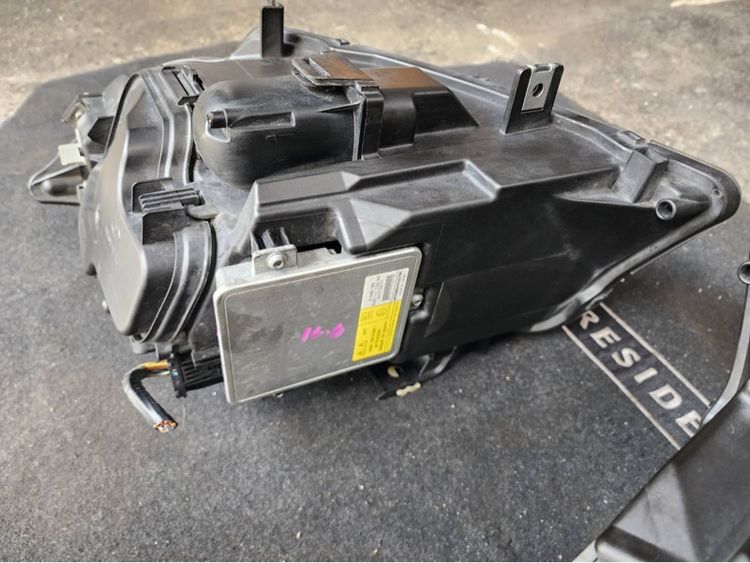 โคมไฟหน้า BMW E90  รูปที่ 3