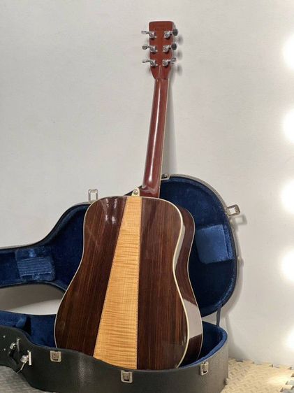 เคสกีต้าร์ไฟฟ้าหนังเรียบ ยี่ห้อKACES ACE PRODUCT ENT แข็งแรงทนทาน  ภายนอกวัสดุหนังสีดำ ภายในบุกำมะหยี่สีดำหนาๆตัวล๊อค 3 ตัวมีกุญแจล๊อคบานพับ รูปที่ 14