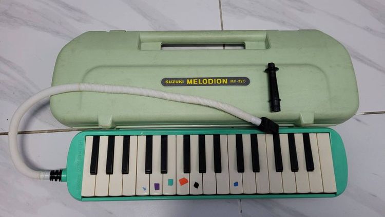 เคสกีต้าร์ไฟฟ้าหนังเรียบ ยี่ห้อKACES ACE PRODUCT ENT แข็งแรงทนทาน  ภายนอกวัสดุหนังสีดำ ภายในบุกำมะหยี่สีดำหนาๆตัวล๊อค 3 ตัวมีกุญแจล๊อคบานพับ รูปที่ 15