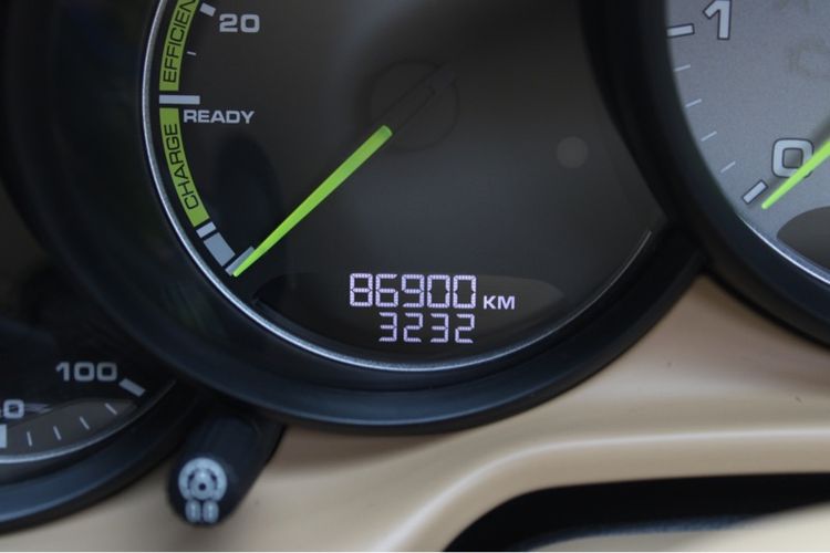 Porsche Panamera 2015 3.0 S E-Hybrid Sedan ปลั๊กอินไฮบริด (PHEV) เกียร์อัตโนมัติ ดำ รูปที่ 4