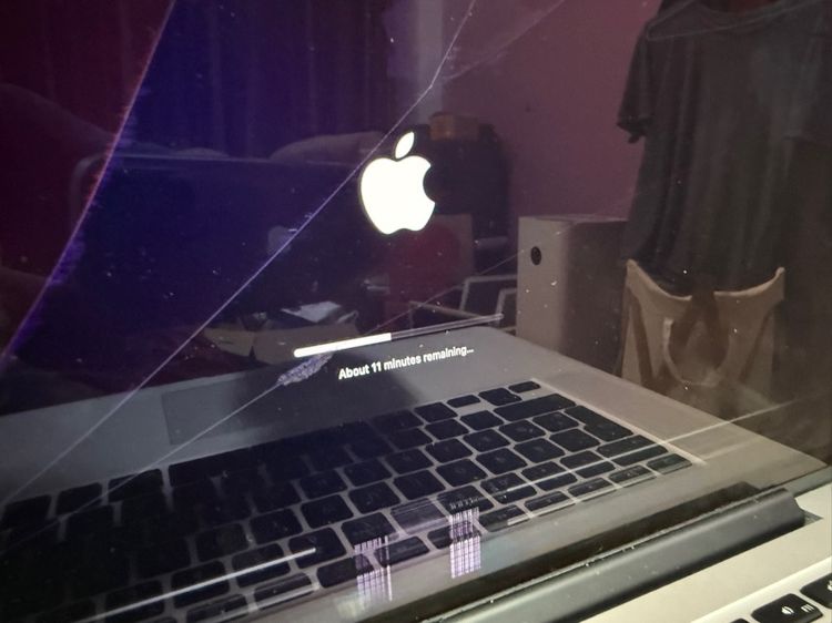 macbook pro retina 15" 2014 จอแตก รูปที่ 2