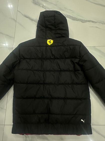 แจ๊คเก็ตกันหนาวขนเป็ด ใส่ได้ 2 ด้าน Puma Scuderia Ferrari F1 2025 Team reversible jacket ของแท้ 💯 รูปที่ 6